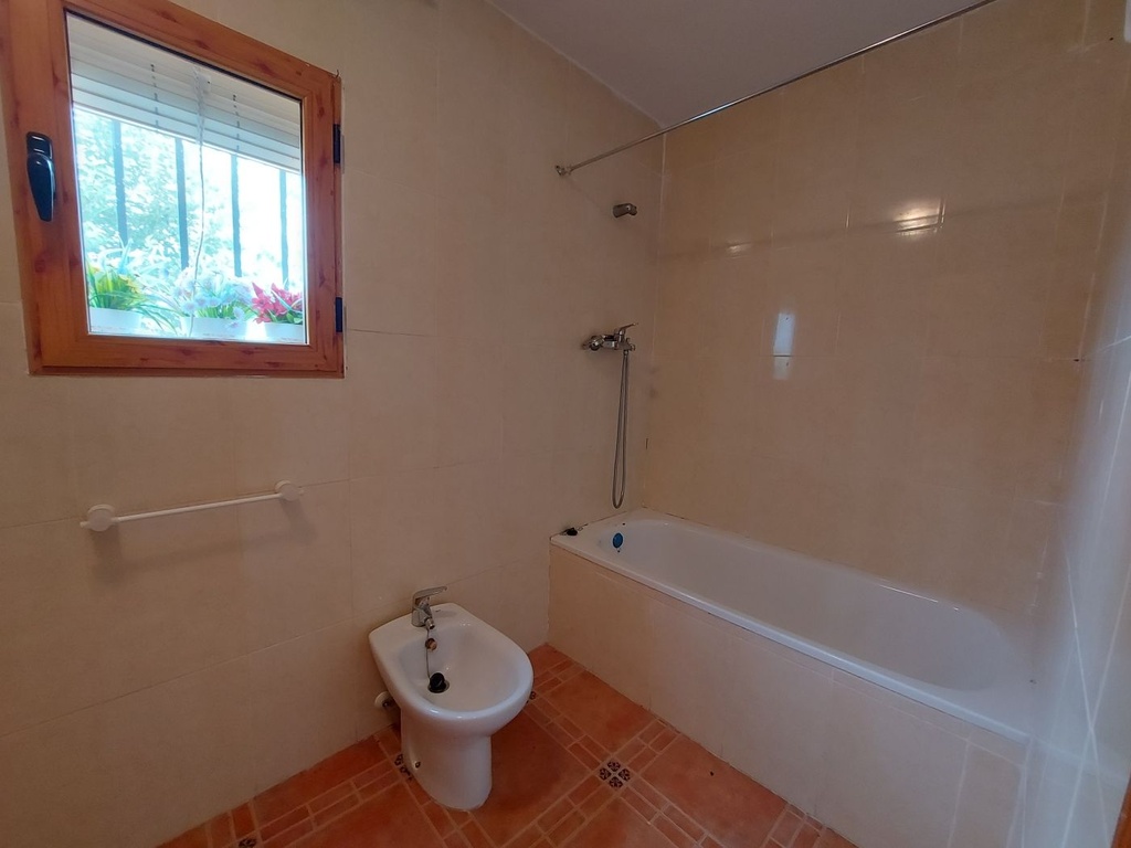 Finca – Landgoed met 3 slaapkamers te koop in Baza, Granada