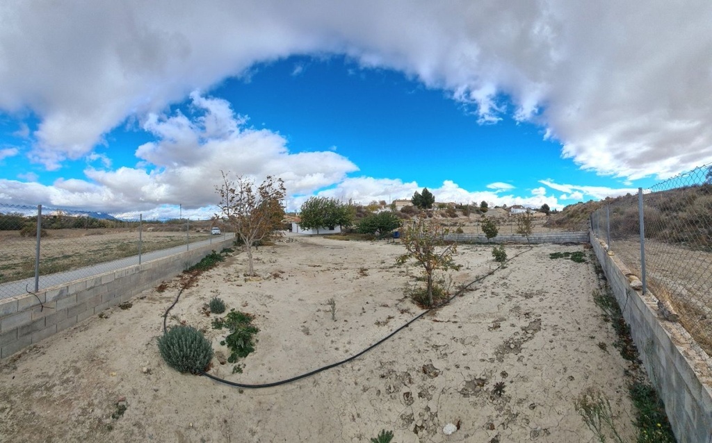 Finca – Landgoed met 3 slaapkamers te koop in Baza, Granada