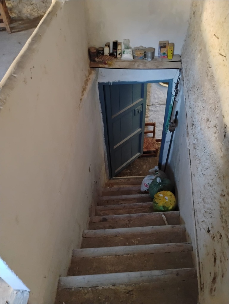 Ruim traditioneel grottenhuis te koop in Castilléjar, Granada