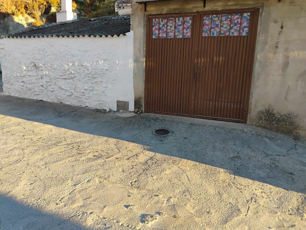 Ruim traditioneel grottenhuis te koop in Castilléjar, Granada