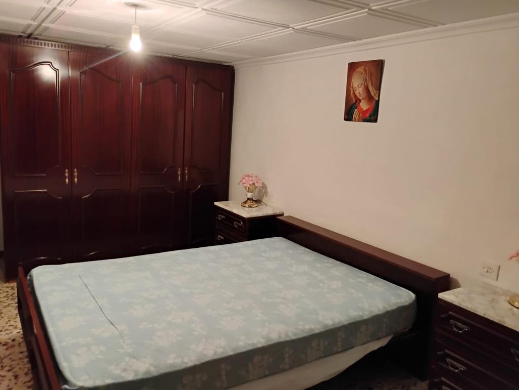 Ruim traditioneel grottenhuis te koop in Castilléjar, Granada