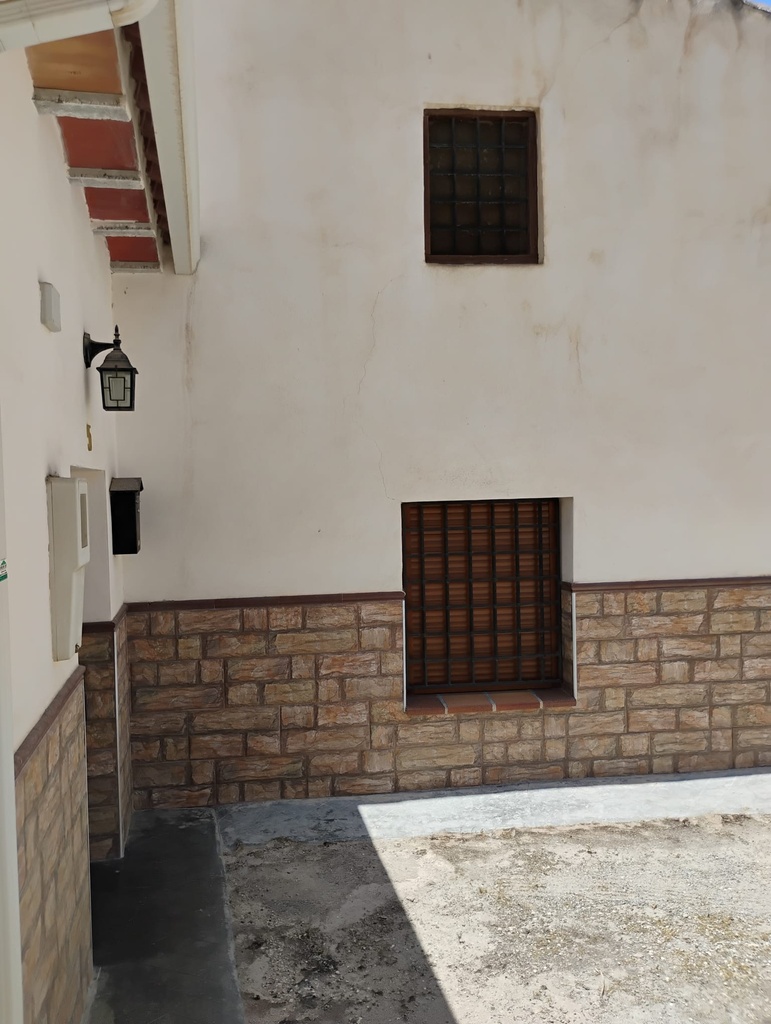 Ruim traditioneel grottenhuis te koop in Castilléjar, Granada
