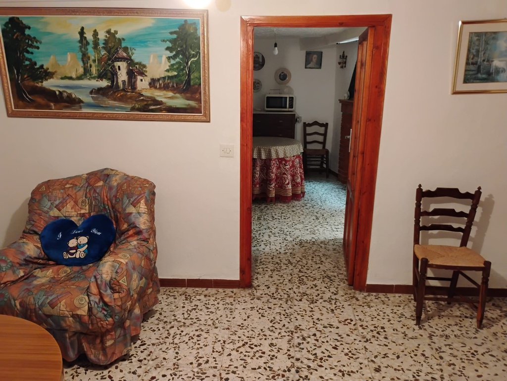 Ruim traditioneel grottenhuis te koop in Castilléjar, Granada