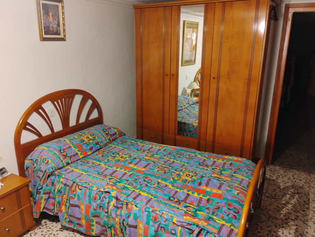 Ruim traditioneel grottenhuis te koop in Castilléjar, Granada