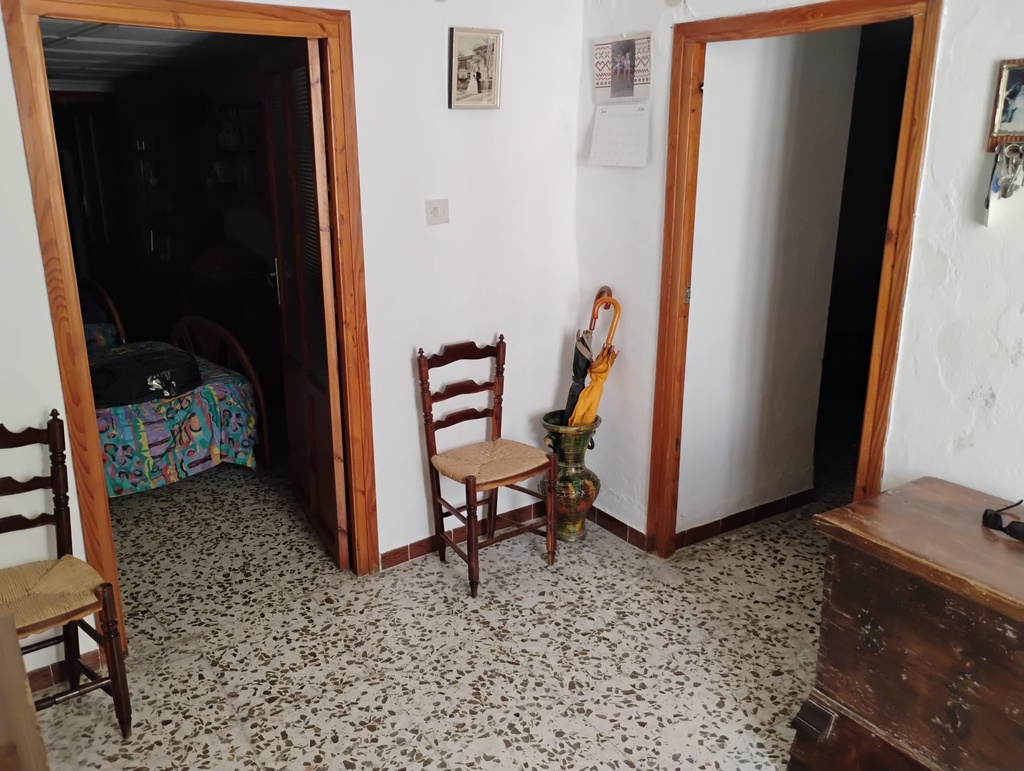 Ruim traditioneel grottenhuis te koop in Castilléjar, Granada