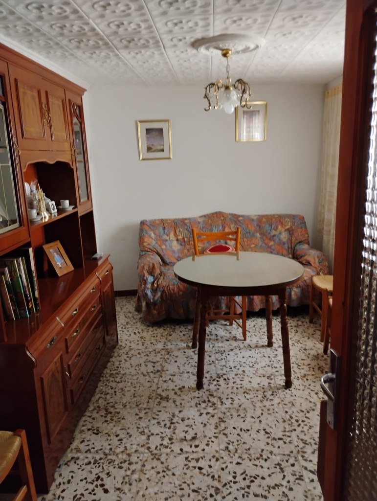 Ruim traditioneel grottenhuis te koop in Castilléjar, Granada