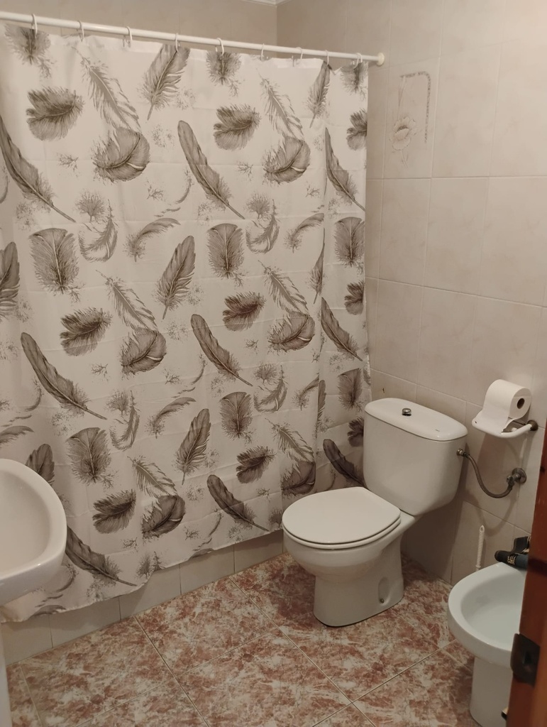 Ruim traditioneel grottenhuis te koop in Castilléjar, Granada