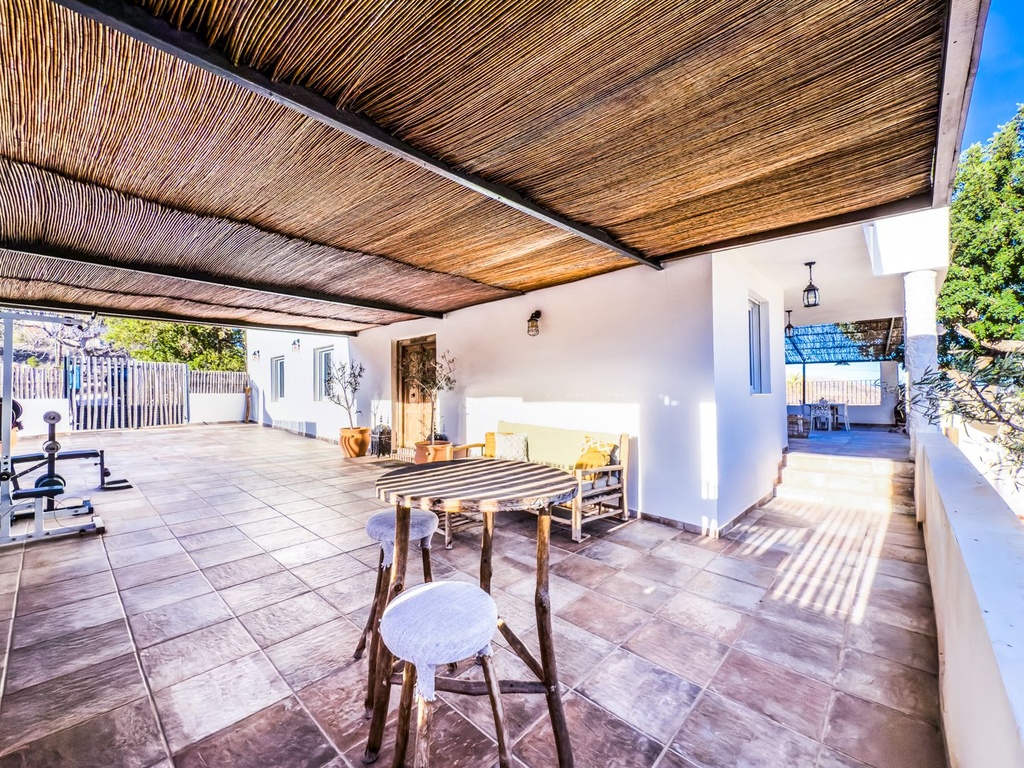 La Romana Alicante Villa met 8 slaapkamers, 2 zwembaden en 2 bijgebouwen