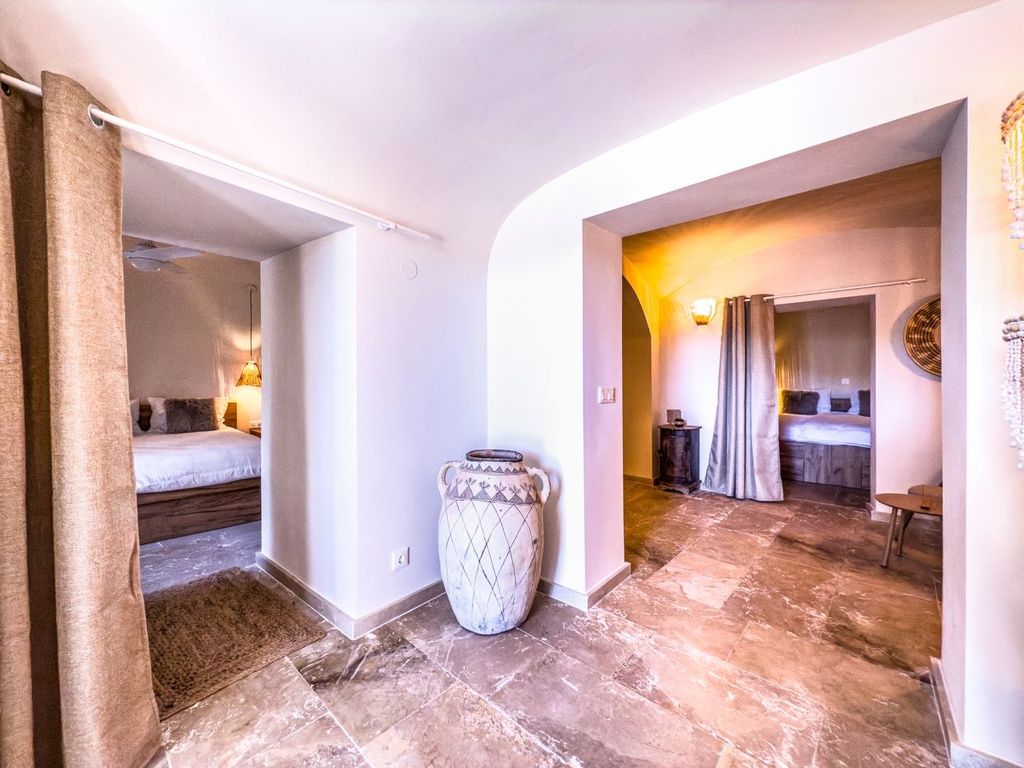 La Romana Alicante Villa met 8 slaapkamers, 2 zwembaden en 2 bijgebouwen