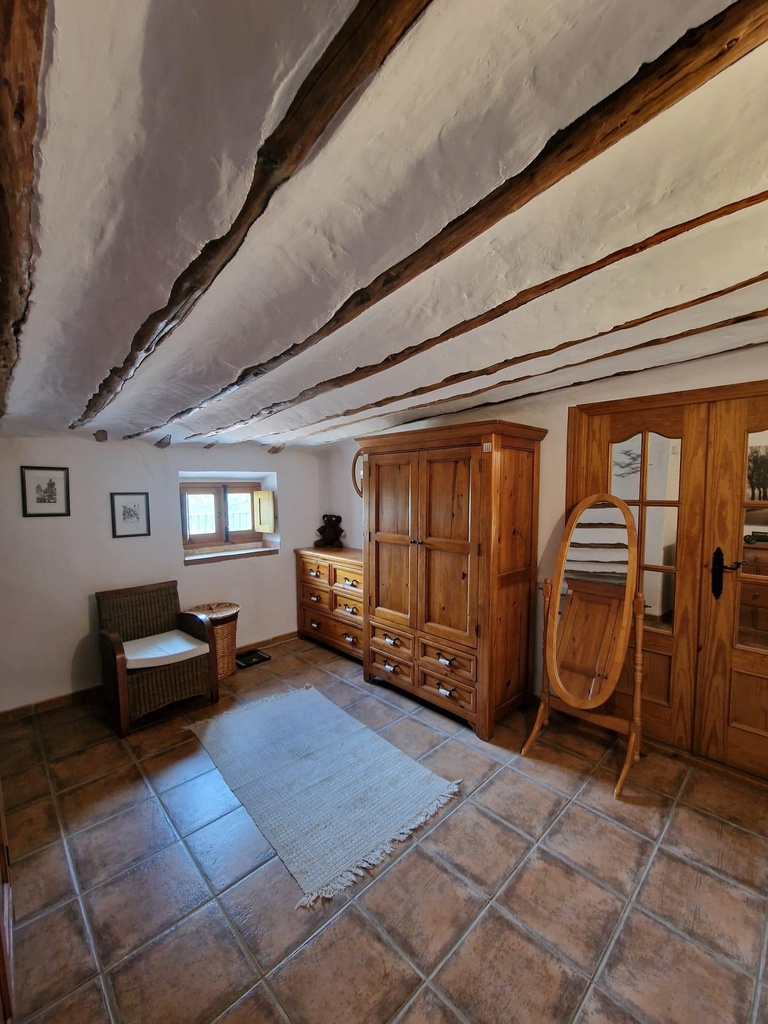 FARM HOUSE – TWO ADJOINING ANDALUSIAN CORTIJOS WITH POOL, TOURIST LICENCE & HUGE POTENTIAL IN GRANADA