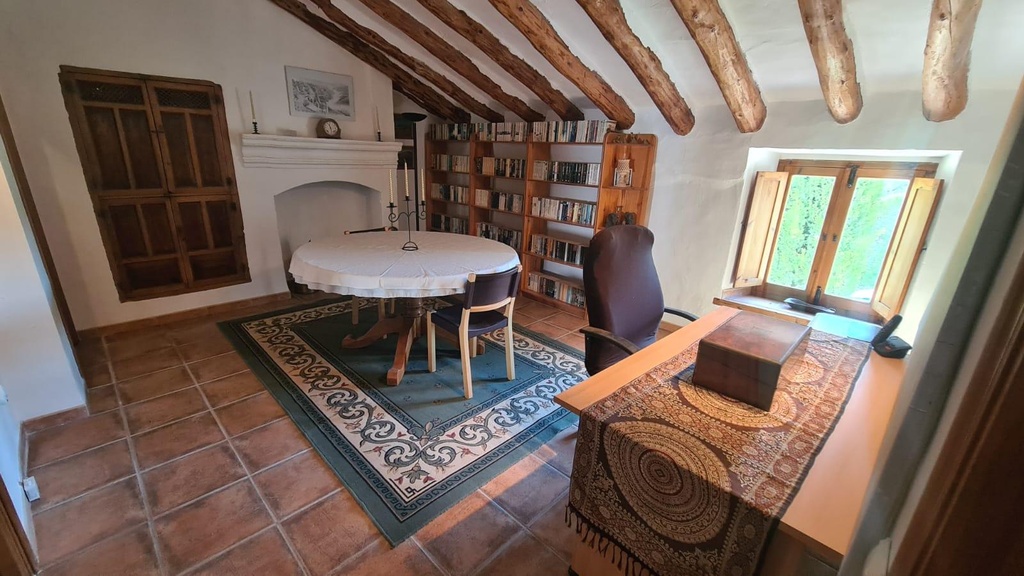 FARM HOUSE – TWO ADJOINING ANDALUSIAN CORTIJOS WITH POOL, TOURIST LICENCE & HUGE POTENTIAL IN GRANADA