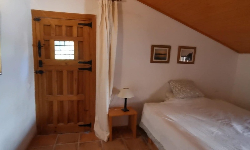 FARM HOUSE – TWO ADJOINING ANDALUSIAN CORTIJOS WITH POOL, TOURIST LICENCE & HUGE POTENTIAL IN GRANADA