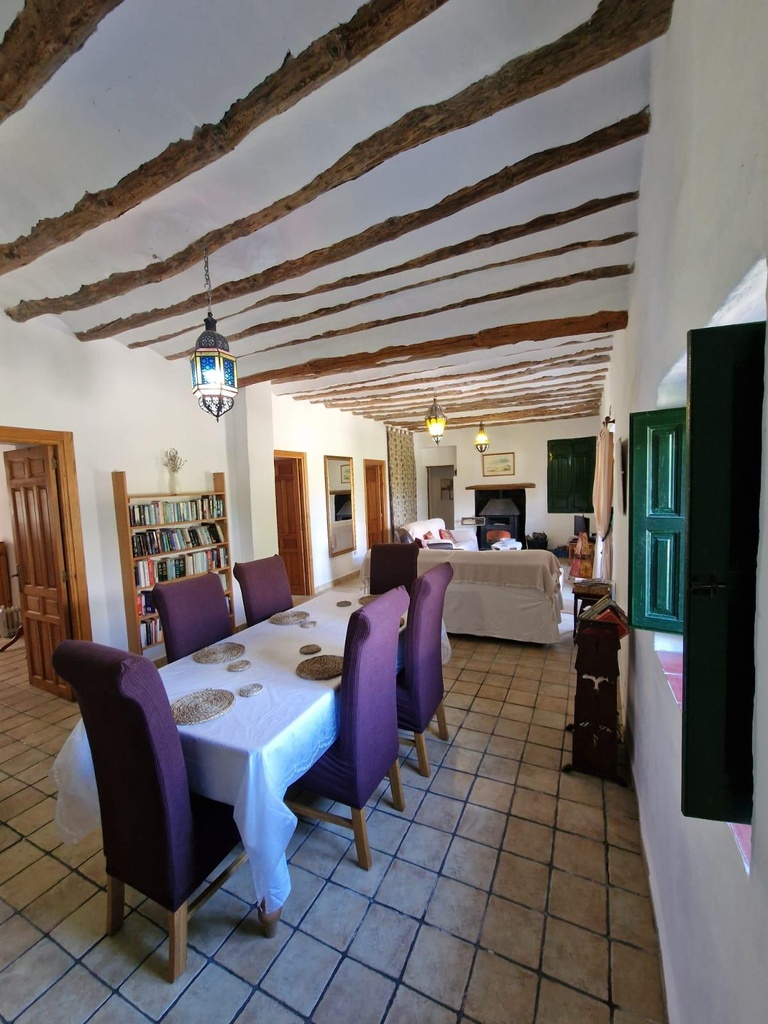 FARM HOUSE – TWO ADJOINING ANDALUSIAN CORTIJOS WITH POOL, TOURIST LICENCE & HUGE POTENTIAL IN GRANADA