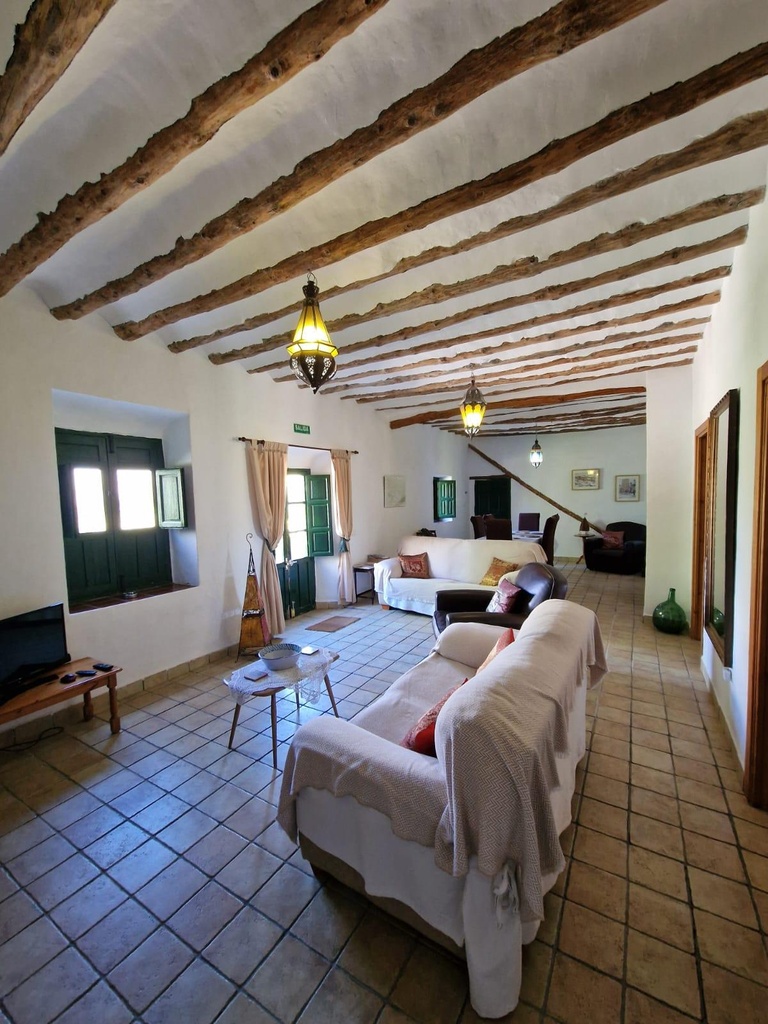 FARM HOUSE – TWO ADJOINING ANDALUSIAN CORTIJOS WITH POOL, TOURIST LICENCE & HUGE POTENTIAL IN GRANADA