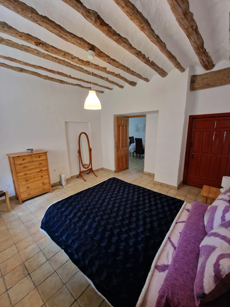 FARM HOUSE – TWO ADJOINING ANDALUSIAN CORTIJOS WITH POOL, TOURIST LICENCE & HUGE POTENTIAL IN GRANADA
