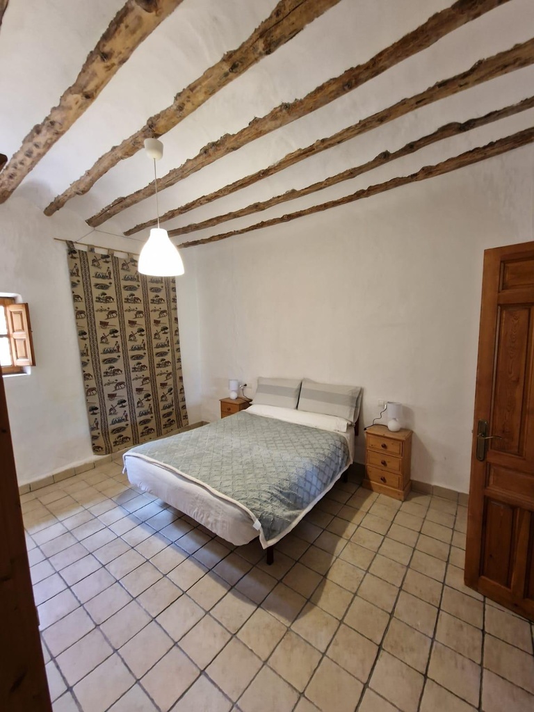 FARM HOUSE – TWO ADJOINING ANDALUSIAN CORTIJOS WITH POOL, TOURIST LICENCE & HUGE POTENTIAL IN GRANADA