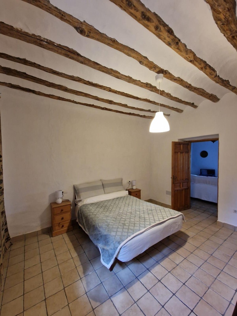 FARM HOUSE – TWO ADJOINING ANDALUSIAN CORTIJOS WITH POOL, TOURIST LICENCE & HUGE POTENTIAL IN GRANADA