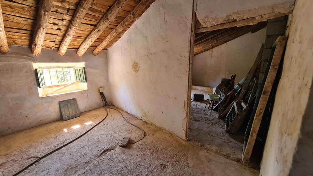 FARM HOUSE – TWO ADJOINING ANDALUSIAN CORTIJOS WITH POOL, TOURIST LICENCE & HUGE POTENTIAL IN GRANADA