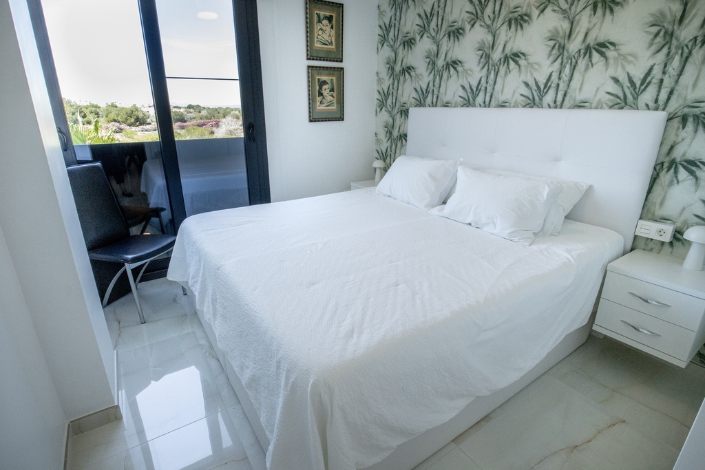 Luxe penthouse met 3 slaapkamers in Torrevieja – Los Altos met parkeerplaats en opslagruimte