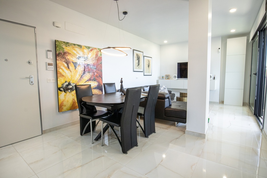 Luxe penthouse met 3 slaapkamers in Torrevieja – Los Altos met parkeerplaats en opslagruimte