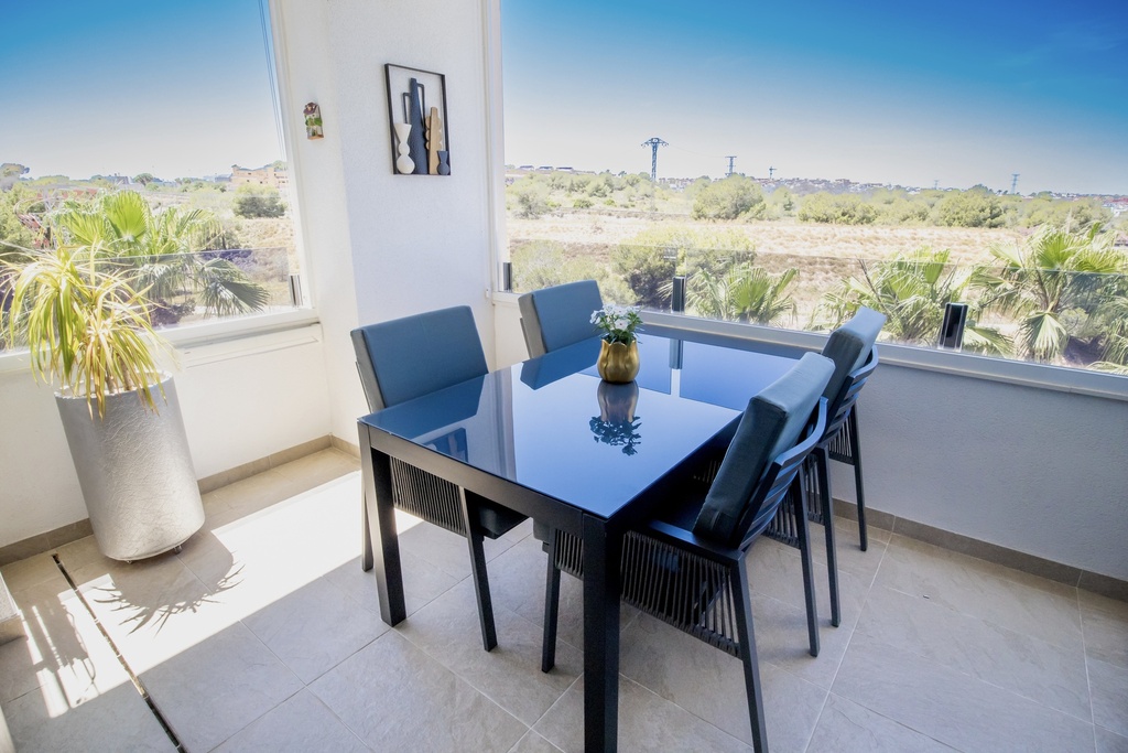Luxe penthouse met 3 slaapkamers in Torrevieja – Los Altos met parkeerplaats en opslagruimte