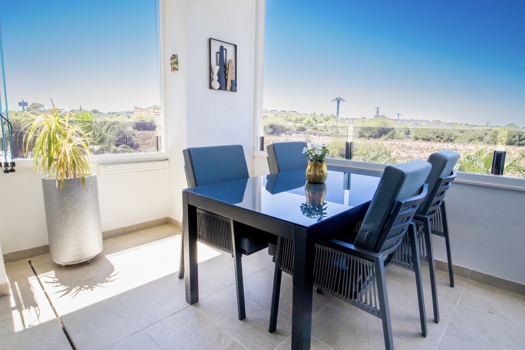 Luxe penthouse met 3 slaapkamers in Torrevieja – Los Altos met parkeerplaats en opslagruimte