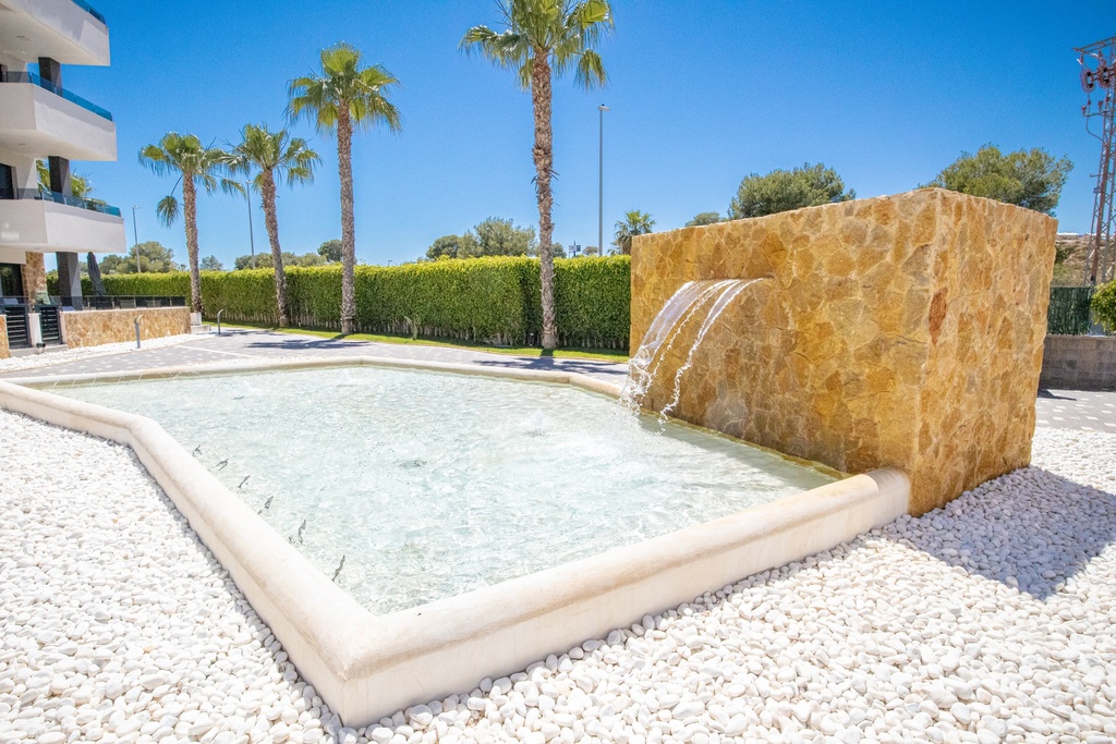 Luxe penthouse met 3 slaapkamers in Torrevieja – Los Altos met parkeerplaats en opslagruimte
