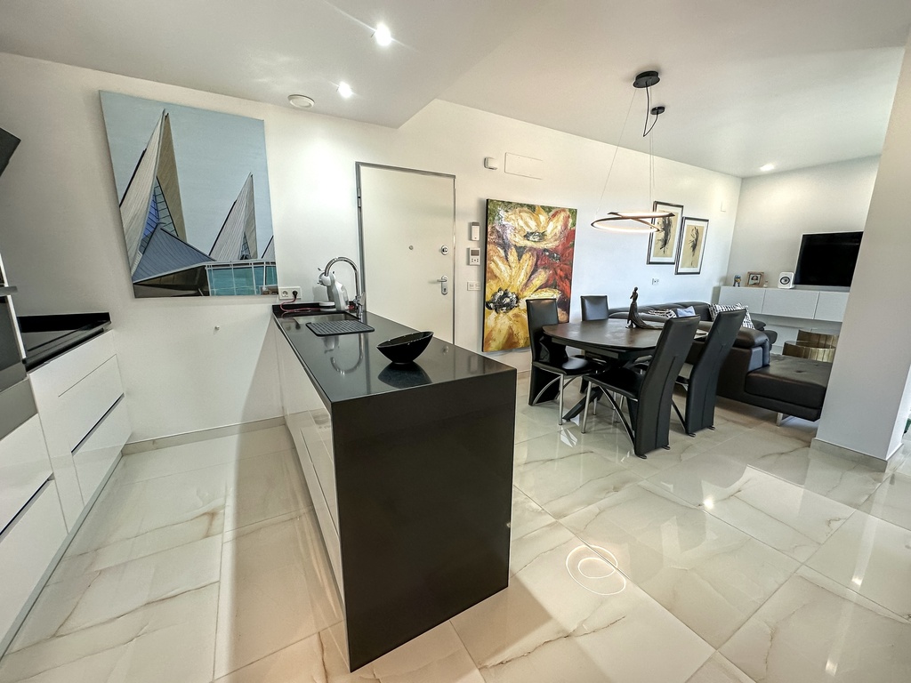 Luxe penthouse met 3 slaapkamers in Torrevieja – Los Altos met parkeerplaats en opslagruimte