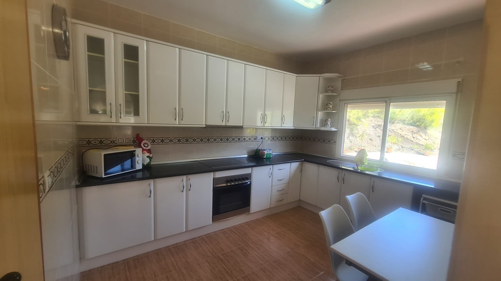 Landelijk Villa met 3 Slaapkamers, 1 Badkamer Te Koop in El Margen, Oria