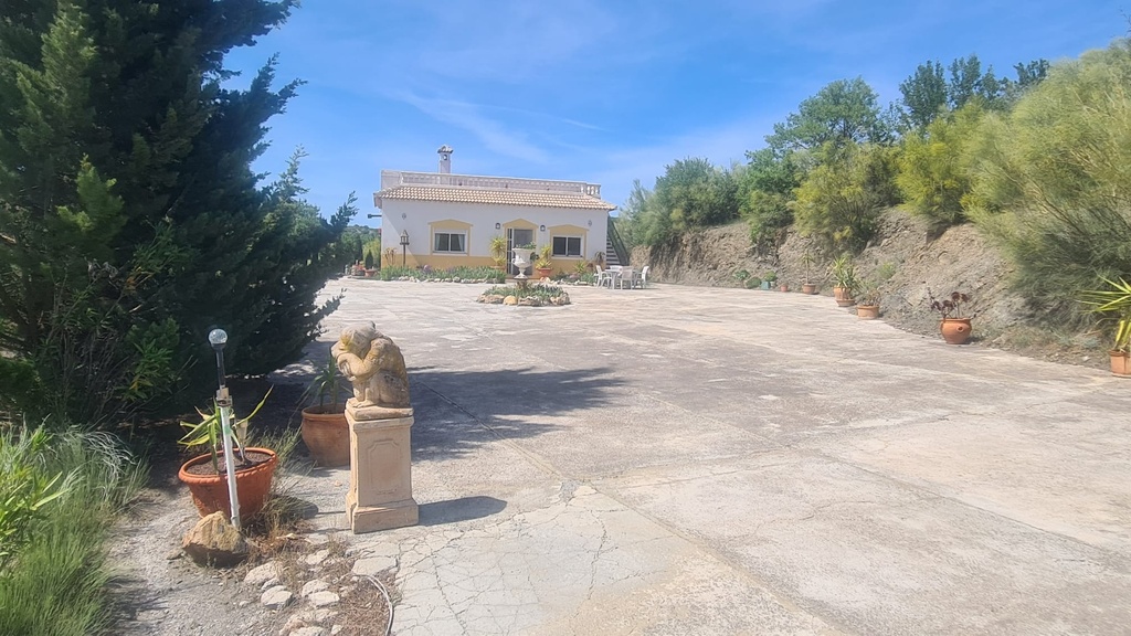 Landelijk Villa met 3 Slaapkamers, 1 Badkamer Te Koop in El Margen, Oria