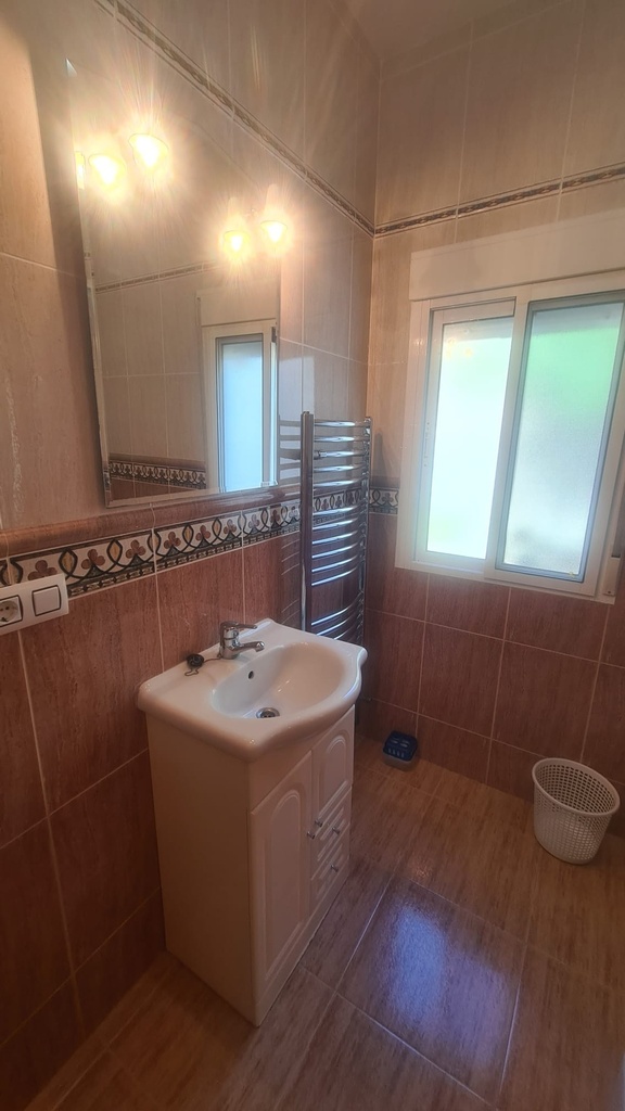 Landelijk Villa met 3 Slaapkamers, 1 Badkamer Te Koop in El Margen, Oria