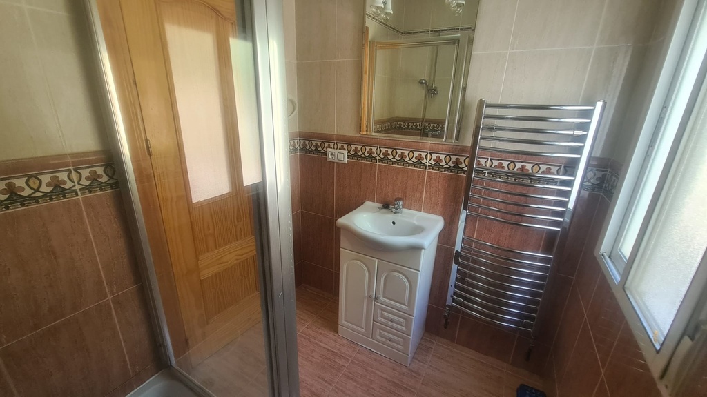 Landelijk Villa met 3 Slaapkamers, 1 Badkamer Te Koop in El Margen, Oria