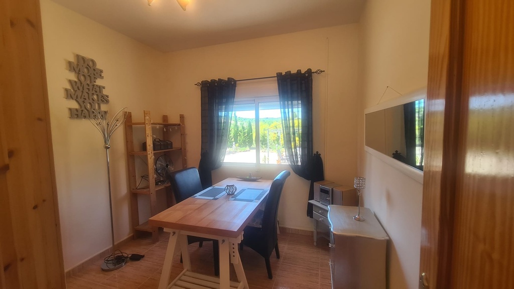 Landelijk Villa met 3 Slaapkamers, 1 Badkamer Te Koop in El Margen, Oria