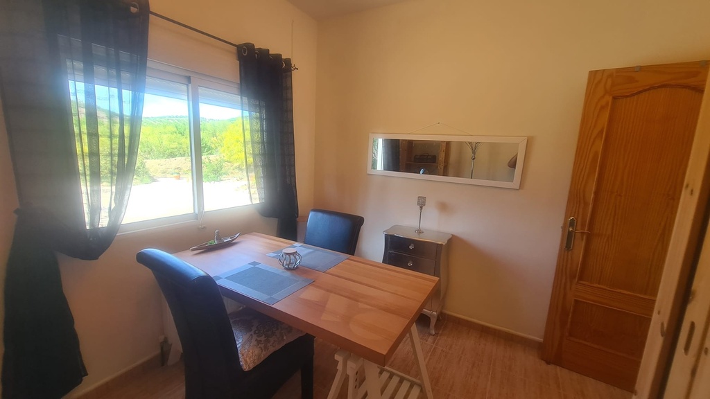 Landelijk Villa met 3 Slaapkamers, 1 Badkamer Te Koop in El Margen, Oria