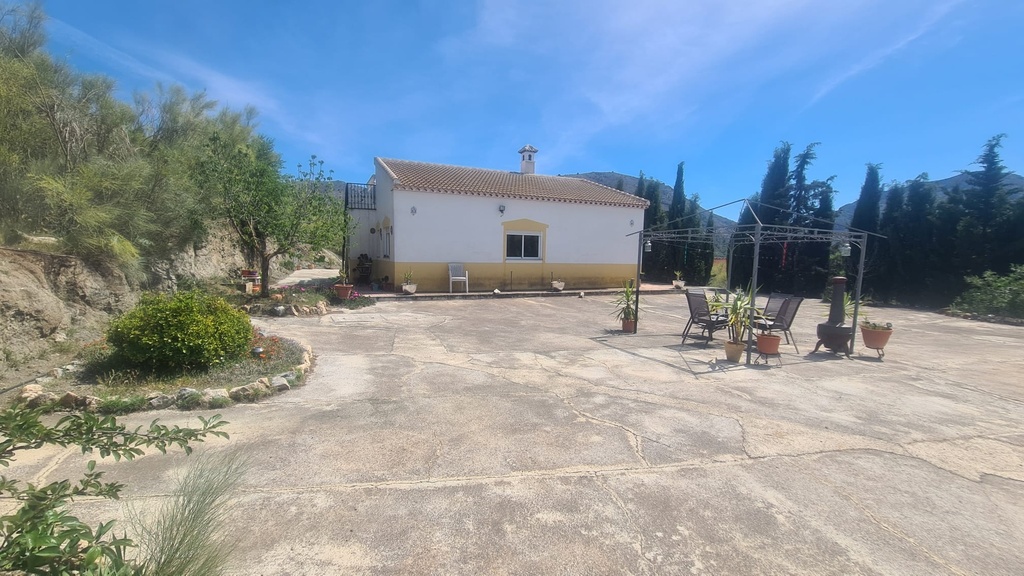 Landelijk Villa met 3 Slaapkamers, 1 Badkamer Te Koop in El Margen, Oria