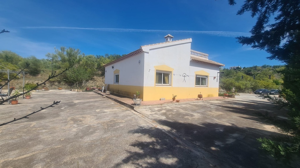 Landelijk Villa met 3 Slaapkamers, 1 Badkamer Te Koop in El Margen, Oria