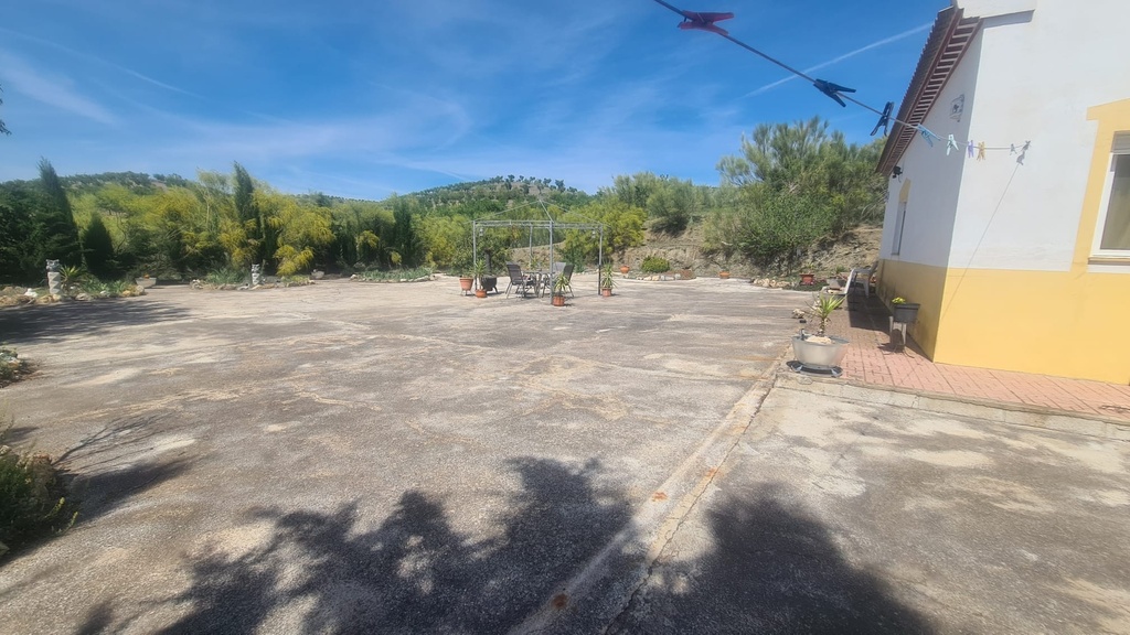 Landelijk Villa met 3 Slaapkamers, 1 Badkamer Te Koop in El Margen, Oria