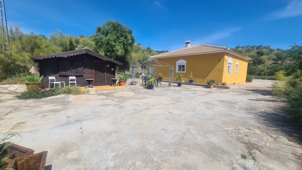 Landelijk villa met 3 slaapkamers en 1 badkamer te koop in El Margen, Oria, Almería