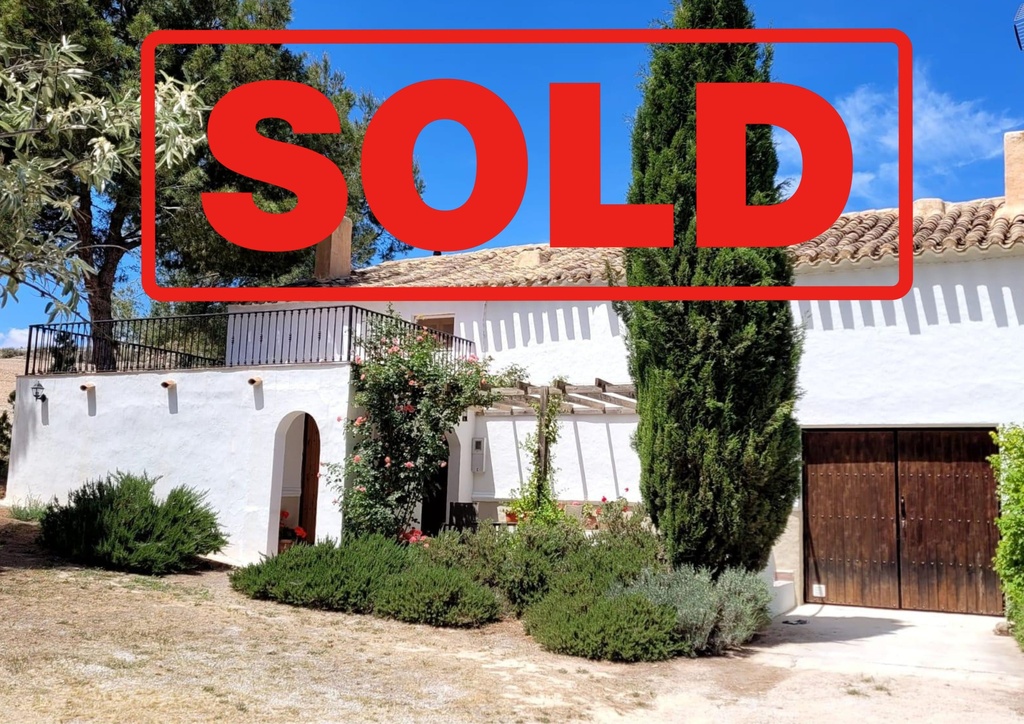 Half-vrijstaand huis te koop in Granada