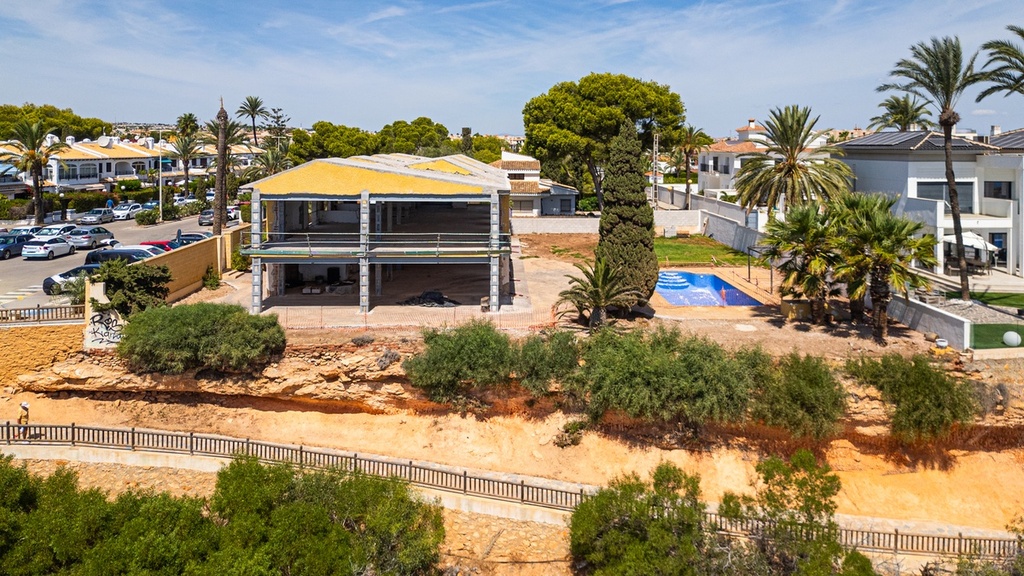 Villa’s aan het strand te koop in Orihuela Costa