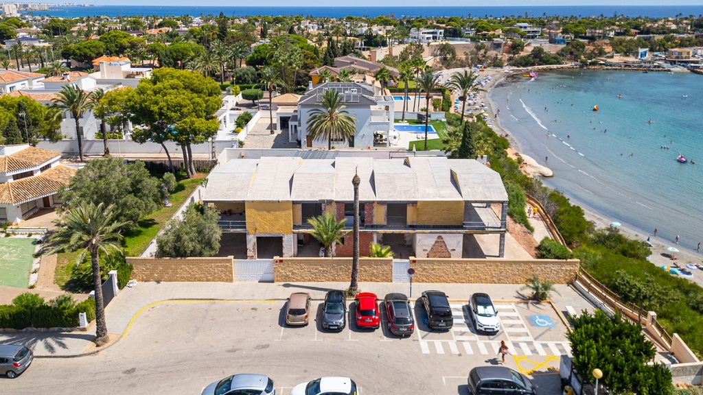 Villa’s aan het strand te koop in Orihuela Costa