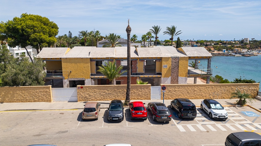 Villa’s aan het strand te koop in Orihuela Costa