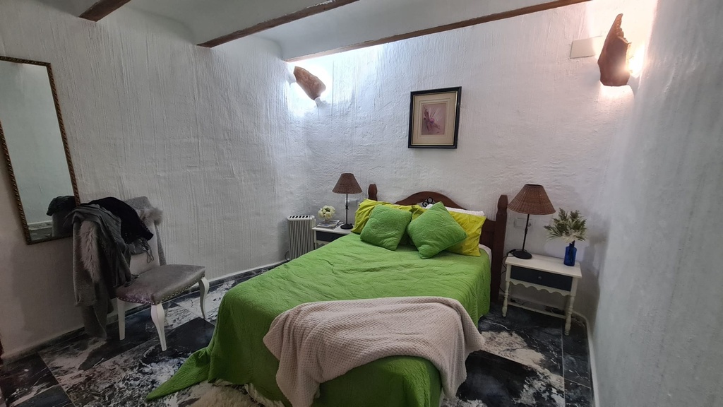 Prachtig grottenhuis met 3 slaapkamers en 2 badkamers – Orce, Granada