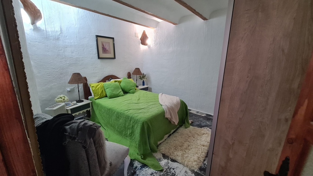 Prachtig grottenhuis met 3 slaapkamers en 2 badkamers – Orce, Granada