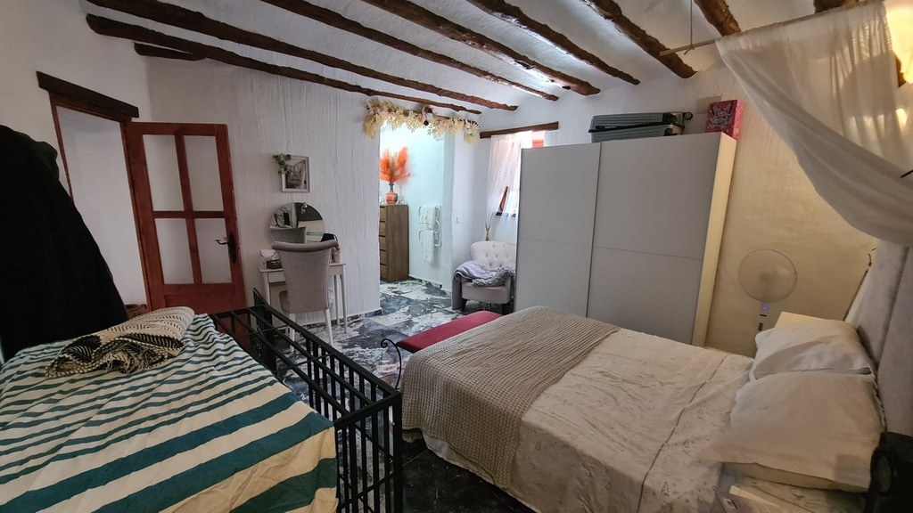 Prachtig grottenhuis met 3 slaapkamers en 2 badkamers – Orce, Granada