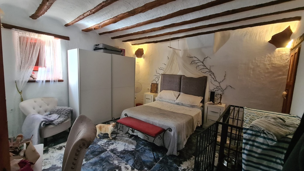 Prachtig grottenhuis met 3 slaapkamers en 2 badkamers – Orce, Granada