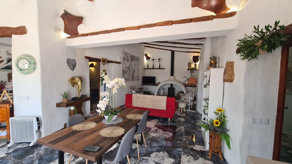 Prachtig grottenhuis met 3 slaapkamers en 2 badkamers – Orce, Granada
