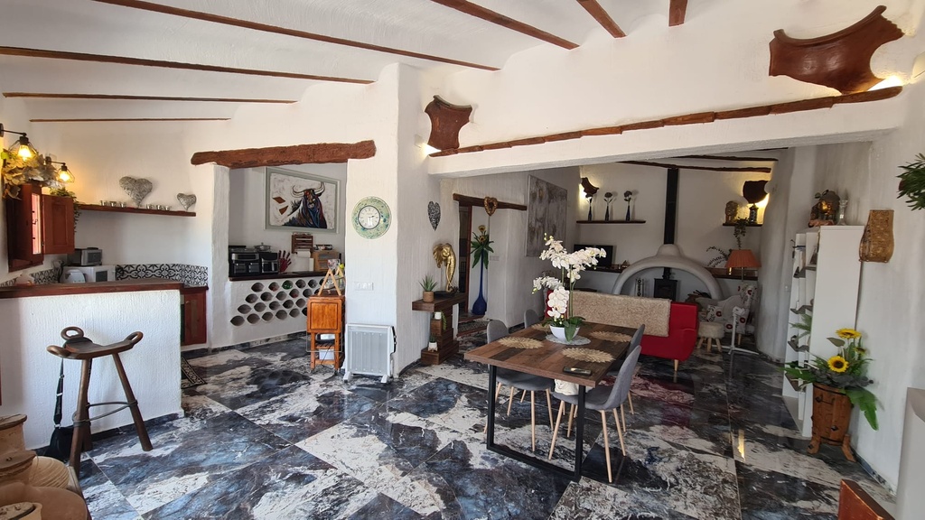 Prachtig grottenhuis met 3 slaapkamers en 2 badkamers – Orce, Granada