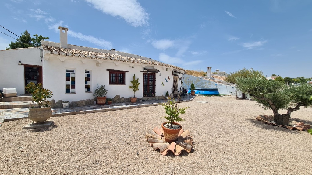 Prachtig grottenhuis met 3 slaapkamers en 2 badkamers – Orce, Granada