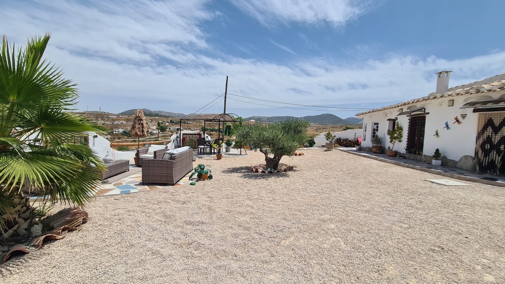 Prachtig grottenhuis met 3 slaapkamers en 2 badkamers – Orce, Granada